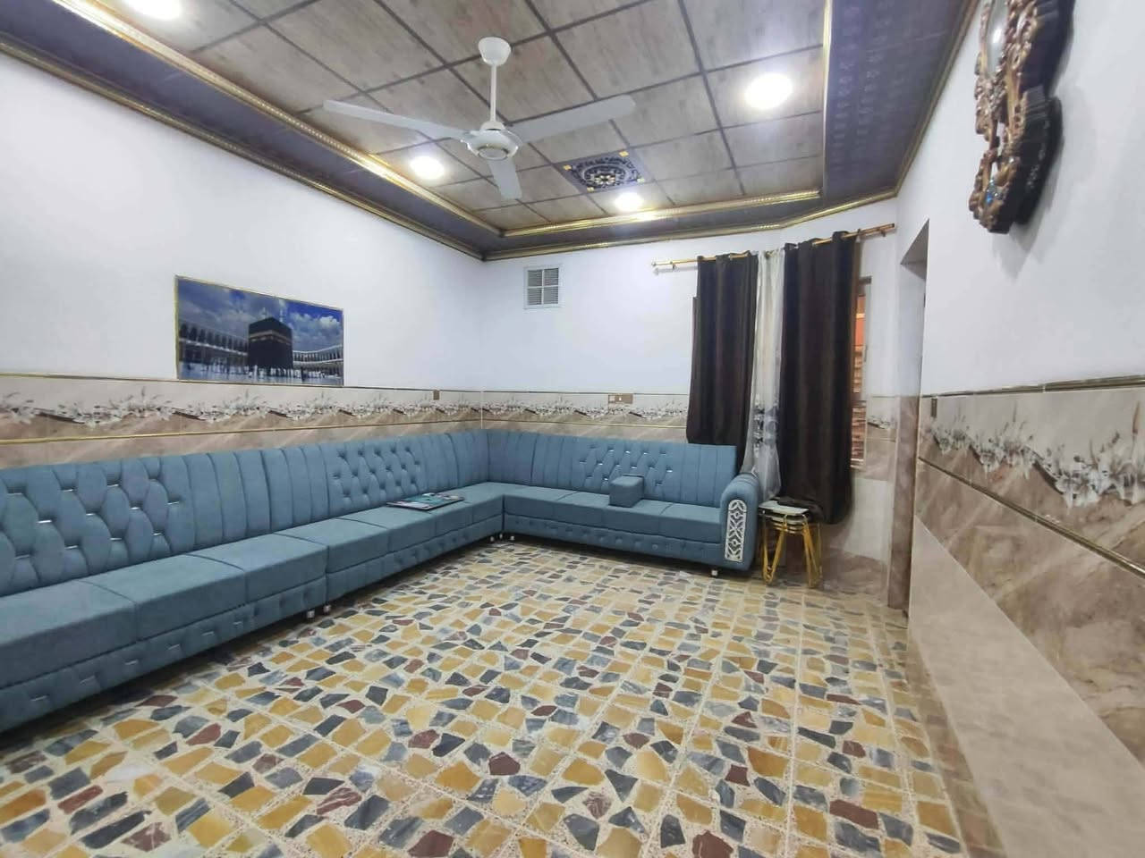 بيت مساحة 167 متر بناء حديث 2022 سند طابو وتحويل مباشر عند البيع
 الموقع الموصل الجانب الايمن مشيرفة الثانية 
التصميم ... مطبخ واستقبال وهول وحمامات مفصوله وغرفتين نوم ... غرفه تحتوي على سويت مناور بمساحه ممتازه  
السعر مناسب جدآ السبب بيع مستعجل 
الاتصال على رقم لمعرفه التفاصيل اكثر 
***********
