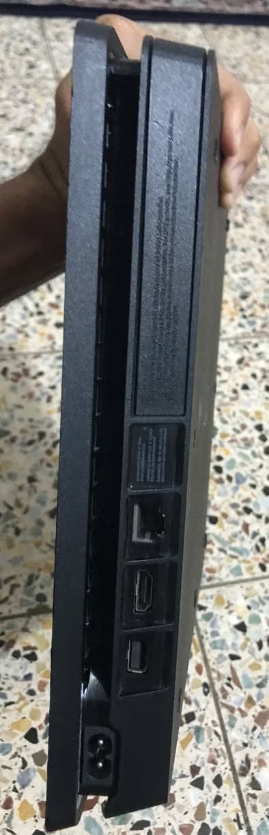 PS4 slim
بلادي لوك ستيكر نظيف جدا
مهكر نظام ١٣.٠٠ جدا مستقر 
500GB
الملحقات 
واير كهرباء، HD واير شحن
ألعابه 
Pes21
Pes26 نسخة كأس العالم
Gta5
Need for speed
Crash
Pes2007
Spaederman
Resentevel 4
جوستك عدد اثنين اصلي وتجاري التجاري يرادلها شريط بألف مارايح لباب الشرجي لذلك ممسويها شرط شريط اذا ماصلحت تاخذ البلي بلاش😅
المكان بغداد رصافة
***********
السعر٣١٠ بيه مجال بسيط
