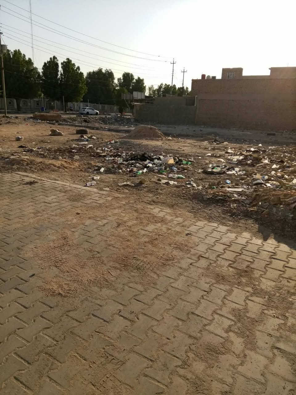 فرصة استثمارية عقار تجاري يصلح لجميع الأنشطة التجارية قطعة ارض ركن محدولة جاهزة للبناء تقع على شارع 30 متر  وشارع 20 متر في حي العلماء مقابل البلدية المساحة 400 متر  واجهة 20 ونزال 20 للإستفسار  عن العقار  الاتصال على الرقم ***********
