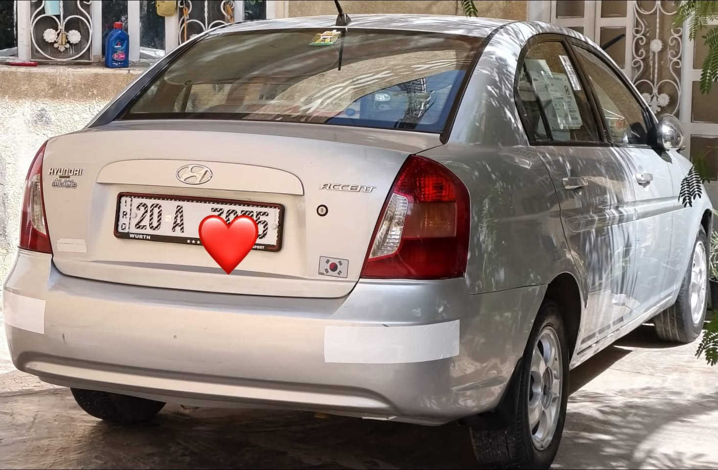 السلام عليكم
اكسنت موديل 2007 
مكينه 1600
تبريد ثلج 
غرفتها نضيفه 
السياره رقم ديالى انكليزي بسمي تحويل مباشر 
سياره لا ضربه ولا صبغ فقط شبر بارد بالجاملغ وخدوش بسيطه سونار داخل الصور 
مكاني بغداد 
سعرها 85 وبيها مجال 
الاستفسار هـ/***********
