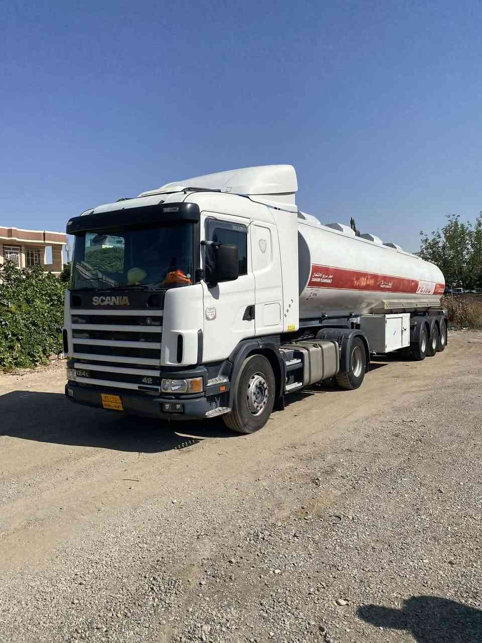 سکانیا 2003 بۆ فرۆشتن زەرعەو تۆناجی هەیە جایزە مواسەفات ڕیتایدەر موبەریدە سەیارەکە زۆر پاکو خاوێنە زۆر جایزە ڕێک بۆناو ئیشش ماڵی دۆستە   سعر  300 گەڵا  و مەعمەلا ڕەقم مۆبایل  ***********
