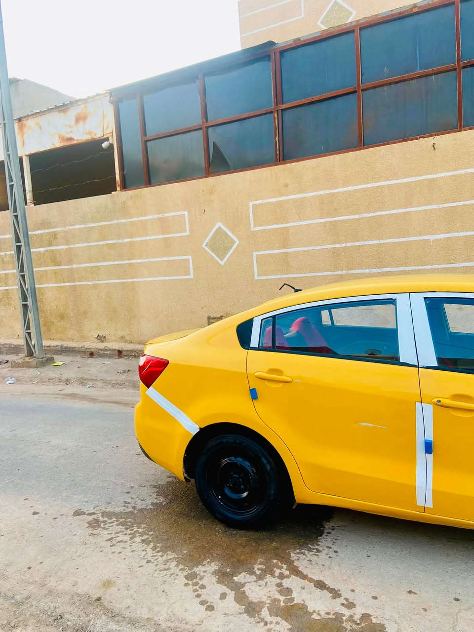 سلام عليكم ريو خليجي موديل ٢٠١٥  مكينه ١٦٠٠ مصفره هيئه وغرامات  كير ومكينه. وحداديه. مكفولات  سياره بيها جاملغ وبنيد تبديل بدون دواخل مكفوله من ضربه  رقم بغداد تحويل مباشر سعرها ٦٦. وبيها مجال مكاني ديوانيه  تقيه ٣  مركز  اللاستفسار ***********

