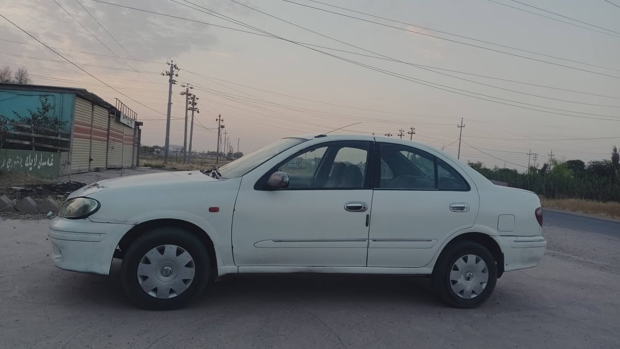 نیسان سە نی مودیل 2001 ئاڕمی سۆران 
بە شە رتی گێر مە کینە تە برید لە گە ڵ سویچ
بێ تە قە و ڕە قە بێ چرکە 
سعر 
38  مە  جال 
شوێن چم چماڵ 
ژم
***********
***********
