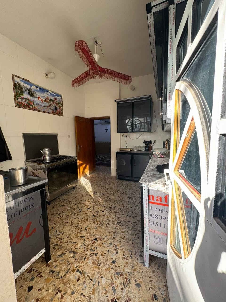 #دار_للبيع 🏠 بشارع المطار القديم مساحه 100م #طابقين 

⚜️بناء طابوك درجه اولى الأساس والسقف صب كونكريت 
🔺يحتوي على 3غرف وصاله وستقبال ومطبخ وصحيات داخليه وخارجيه..
🔺السعر 42 وبيه مجال 
⚜️ للاستفسار مراجعة
   ((#مكتب_ابوعراق_للعقار  ))

☎️*********** واتساب
