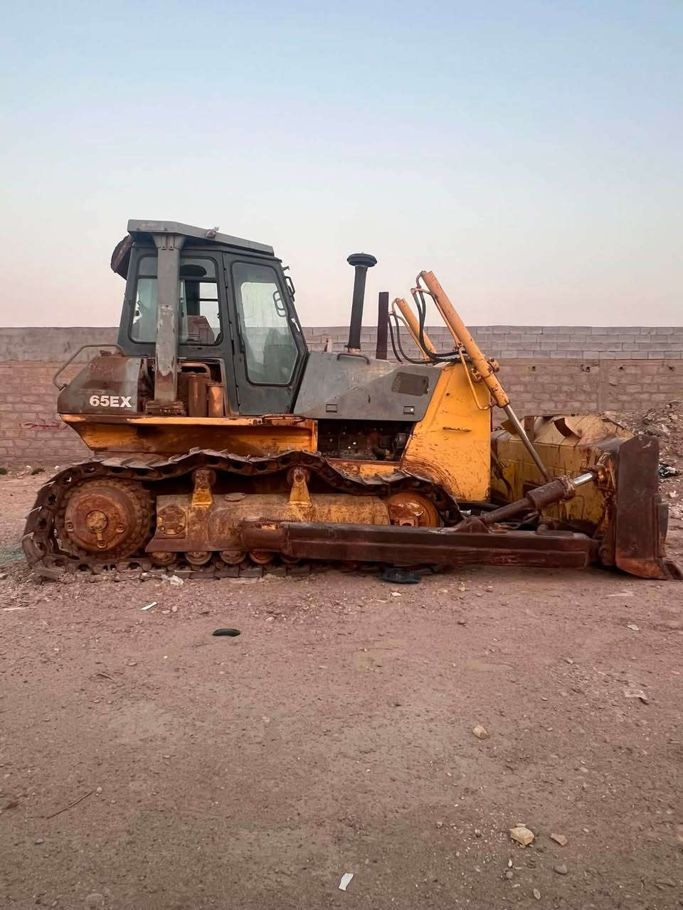 � للبيع بلدوزر كوماتسو Komatsu 65EX – موديل 2009

إذا تبحث عن بلدوزر عملي وقوي للأعمال الشاقة، هاي فرصتك 👌🔥

🔸 النوع: كوماتسو 65EX
🔸 الموديل: 2009
🔸 النوع: بلدوزر جنزير
🔸 الشفرة: قوية ومناسبة للأعمال الثقيلة
🔸 المحرك: قوي وأداء يعتمد عليه 
🔸 الهيكل والجنزير: واضحين بالصور والمعاينة متاحة

💪 مناسب لأعمال التسوية، دفع الأتربة، الحفر والمشاريع الإنشائية.

📍 المعاينة متاحة للجادين
💰 السعر قابل للتفاوض بعد المعاينة

📞 للاستفسار والتواصل:/*********** /‭***********‬

ملاحظة: مكلف بنشر 

كوماتسو 65EX🚜

#كوماتسو #بلدوزر #Komatsu #65EX #بلدوزر_كوماتسو #معدات_ثقيلة #معدات_إنشائية #للبيع #العراق
— في ‏العماره ميسان‏.
