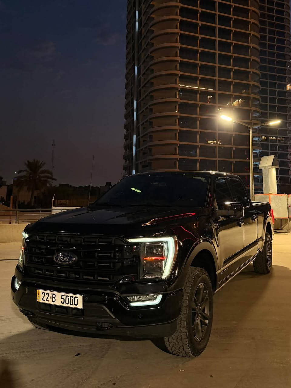 فــــورد F150 لاریـــات و هـــایبرید / استيراد خاص VIP
موديل / ٢٠٢٣ - بودي طويل
ماشية / ٤٥ مايل فقط 
ســـعر / ٣٧٥ 💲 
لـــون / اســـود + مغلف ppf البجم 
🔹 مكينة / ⚡️ Hybrid +  3.5 Twin Turbo
🔷 مـــواصـــفــات / بــانــوراما - هــایبــرد - شــــاشـــة ذكية كبيرة - شــاشـــة عداد اليكتروني - حـــســاسات امامي و خلفي و جانبي - داخل افخم نوعية جلد لونين - تايرات و ويل حجم بلادي عملاق - انارات اضافية داخل بودي و جوانب سيارة - شاشة عربية - دواســـات کــهربائــیـــة - رادارات امامي و خلفي - سماعات بالكشن و سقف - بانوراما كبيرة - منافذ كهرباء ٣٠ امبير - تشغيل عن بعد - مكينة ٣,٥ توين تيربو هايبريد - مضلل بالكامل - لايتات عدسة و زينون متحركة - هواية مواصفات اخرى ……. الخ 
 🔹الضرر و رقم شاصي / 1FTFW1ED0PFB45556
الحادث / تبديل بابين باادي نفس اللون + pdr شبر بالبودي + تصليح سيارة من دبي كلها بيدي و اني كصيت سيارة من امريكا . 
رقم / اربيل + موافقة تضليل 
موبايل 📲 :  ***********
موبايل 📲: ***********
