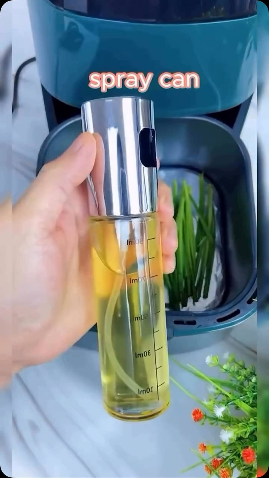 

نص مكتوب في الصور:
- spray can
