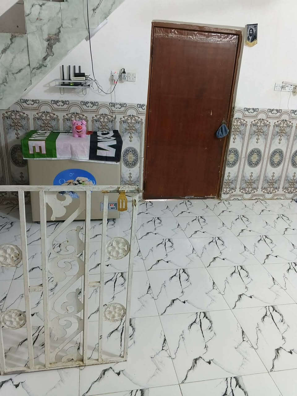 السلام عليكم بيت بلبيكات بشارع اليوسف مساحه ١٥٠ م جاهز وكامل رقم صاحب البيت ***********
