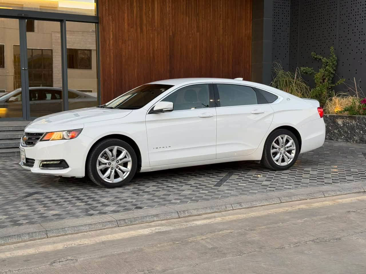 شیفرليت امبالا موديل ٢٠١٩ مواصفات LT
محرك :V6 
المواصفات:  شاشة جبير - بصمة - شغال - ابواب بصمة - بريك بصمة  - كاميرة- 
السيارة بس جملغ صبوغ بدون دواخل بجم كبس 
ماشية  ١١٠مايل 
السيارة مابي اي نقس  كلشي بشرط كلش نضيفة 
مكاني  السليمانية
سعر : ١١٤ مجال بسيط 
***********
