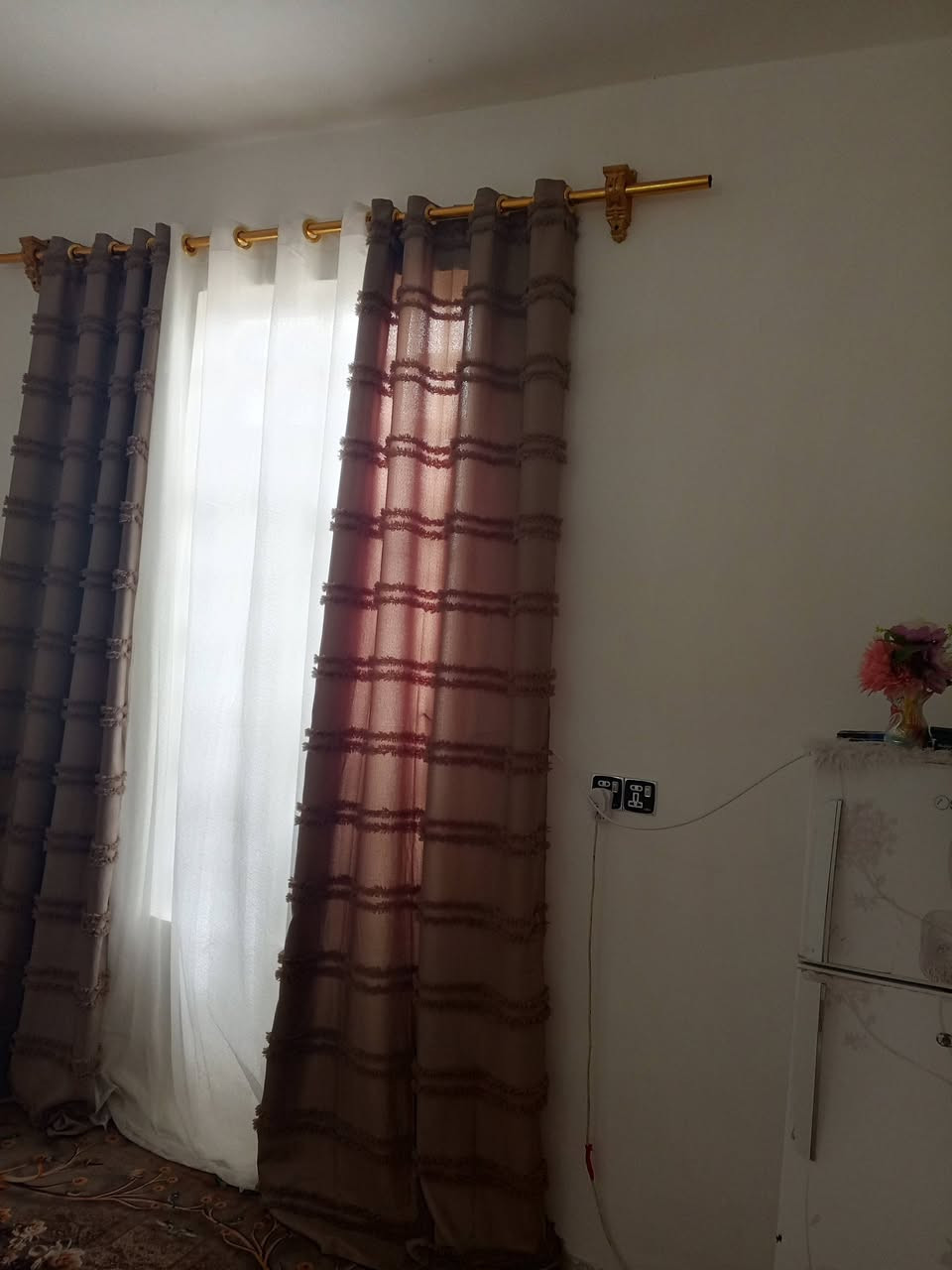 سلام عليكم بيت للبيع بحي الكوفه بفرع ابو السيراميك بركات الحسين مقابل بانزين خانه مال عبد الحسن ملاغي بنهايت الفرع 115 طولاني بي غرفه وصاله ومطبخ وصحيات كله سيراميك نضيف كلش توه مبني عوزه بس استقبال السعر 35 وبي مجال للشراي ***********
