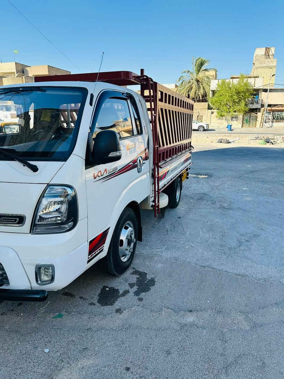 السلام عليكم
للبيع كيا حمل فحل موديل 24
السيارة جديدة جديدة 
كفالة عامة ماشية ٧٠
ويل ١٤ استد ٢٤ تخم تاير جديد
رقم بغداد نكليزي 
مكاني بغداد غير متواجد على الفيس اتصل واني خادم 
***********
