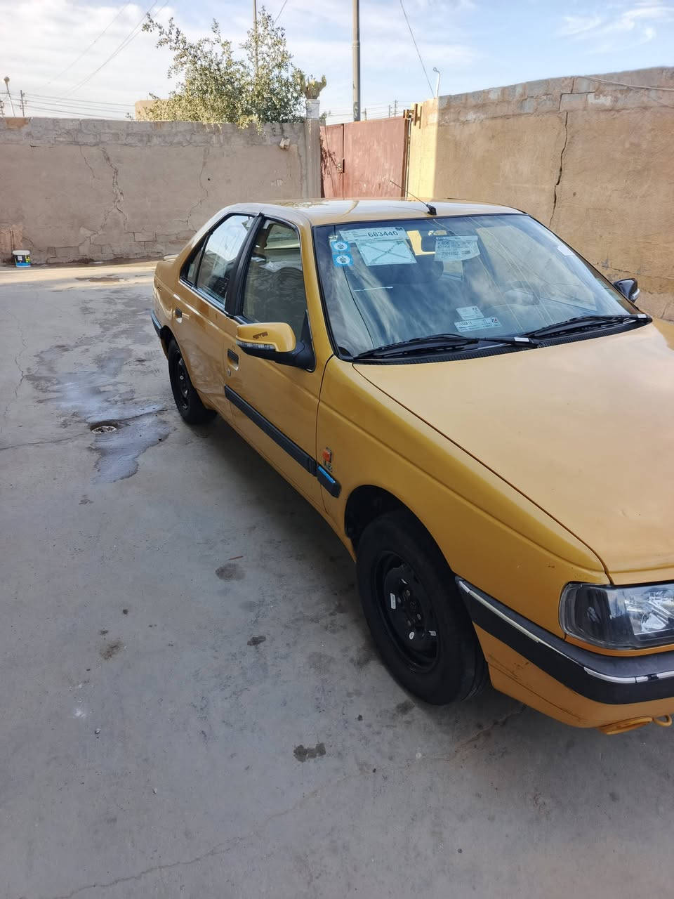 سلام عليكم بيجو الميس مديل ١٦ عارضها ٤٠ وبيها مجال سياره خير من الله تبريد ثلج بسمي رقم نكليزي
التصال ***********

