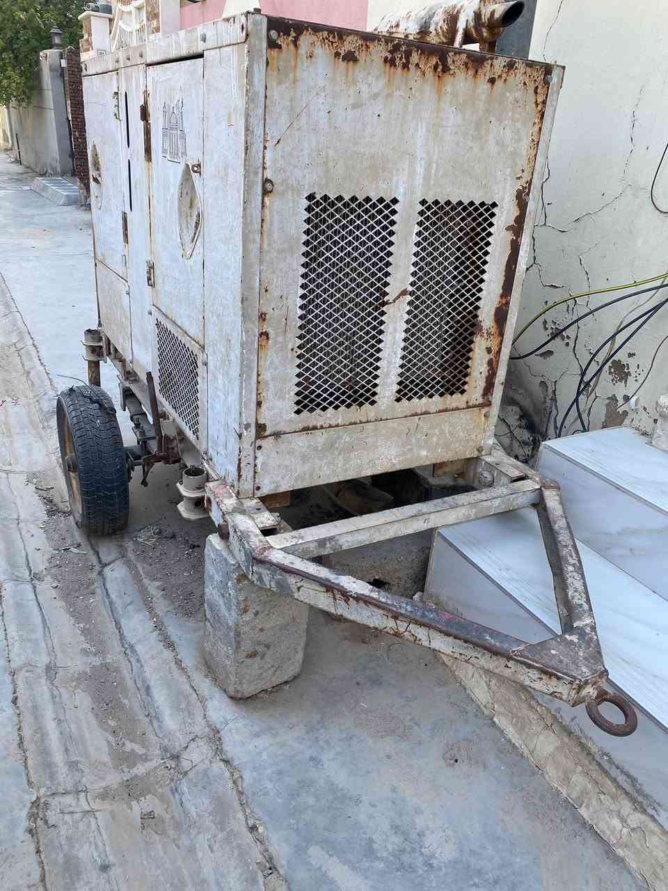 سلام عليكم مولد لبيع كابوته
مكينه ما مفتوحه بلاديه 
راس توليد 12.5  كيفي 
الموقع واسط العزيزيه
***********
