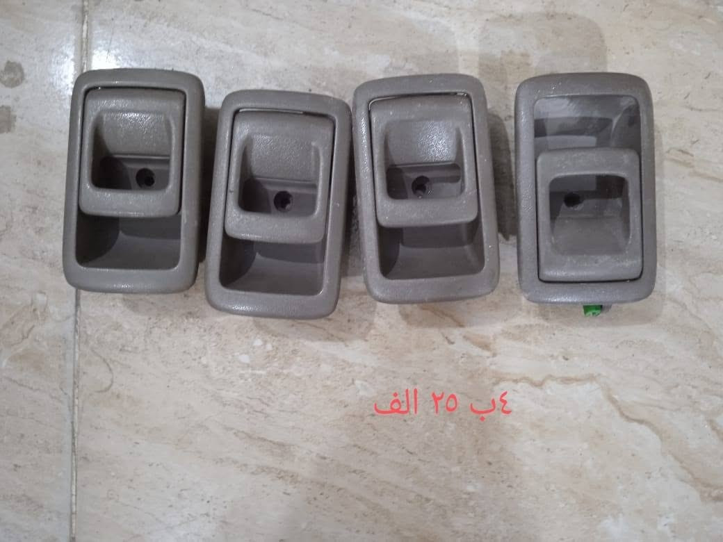 يده باب تويوتا ياباني
من 98 الى 2005
الوان 
سعر الطخم 25 الف
الكوت مجمع الزاملي 
للستفسار ***********
***********
