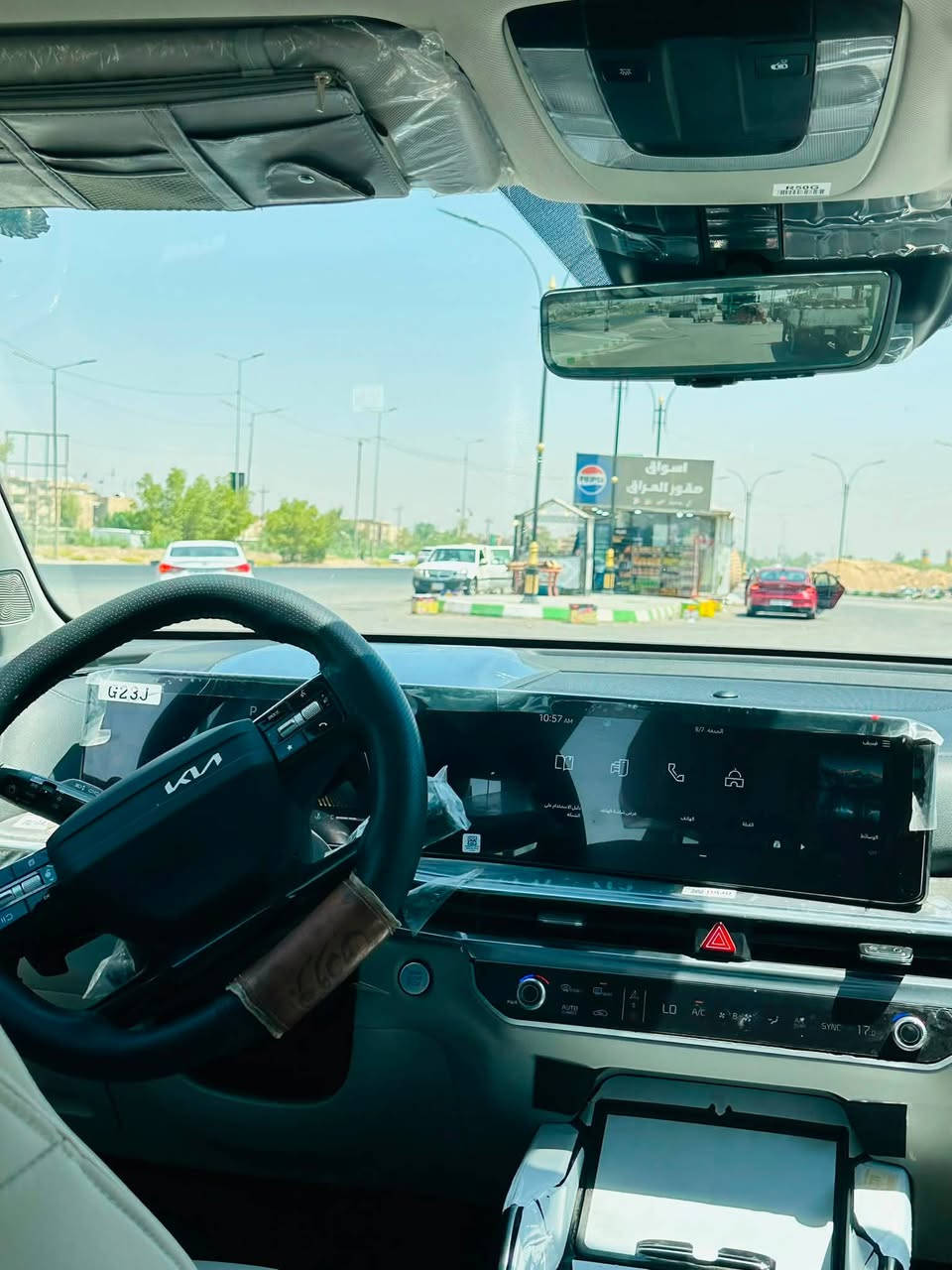 لسلام عليكم 
سورنتو 2026  
زيرو ماشية 9 الف 
محرك 6 سلندر سعة 3.5 لتر 
ناقل حركة أوتوماتيك 8 سرعات 
مواصفات السيارة 
كير ماوس 
حساسات امامية 
حساسات خلفية 
لايت زينون l e d 
كشافات 
بك لايت l e d 
ويل حجم 20 
قبضات أبواب من الالمنيوم 
تشغيل بصمة 
بصمة ابواب 
تشغيل عن بعد 
جنطة كهرباء 
شاشة متصل 
انارة داخلية محيطية
مقاعد كهرباء 
7  راكب 
مثبت سرعة 
المودات والاوامر الصوتية 
4  وضعيات قيادة 
3 قطع تبريد 
هاند بريك بصمة 
ABS
Auto hold 
نظام مانع انزلاق 
نظام نزول منحدرات 
اشارة في المراية الجانبية 
USB
بردات خلفية 
شاحن wairless

مكفولة السيارة 
فقط الباب واضح بالتصوير 
ابيعها ع وضعها 
325 وبيها مجال 
رقم تلفون ***********
