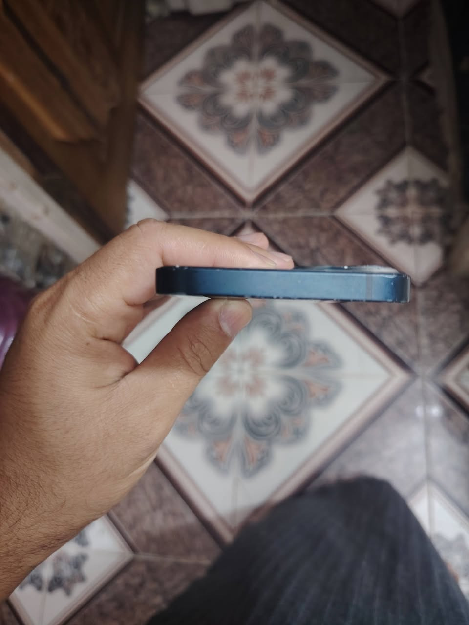 سلام عليكم
 ايفون 13 عادي شرق وسط كارتونه موجوده مالته 
 ذاكره 128
بطاريه78 جهاز شحنه يخبل عل فحص
سعر 360 بي مجال 
  جهاز مكفول بس الضهر مكسور
مكان بغداد محموديه شوي خاص او
***********
