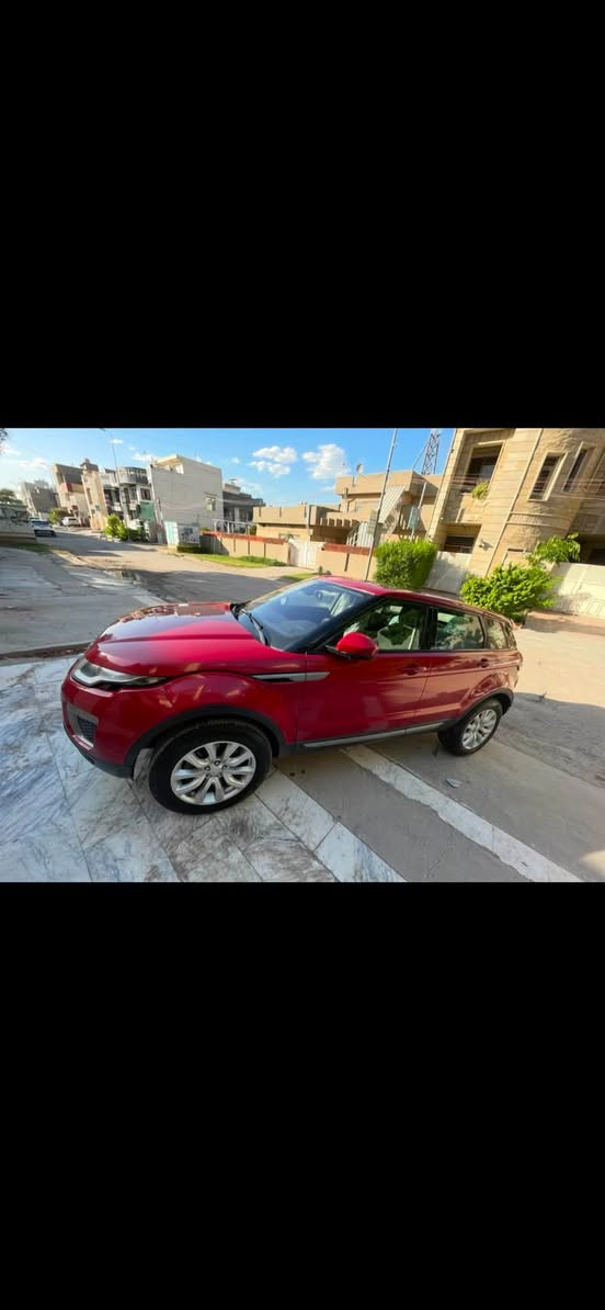 رانج روفر موديل evoque 2016
خليجي وكاله ساردار فول مواصفات 

محرك2000توربو (بنزين)
ماشيه 45الف كليو (حقيقي) قابل للزياده
وضعيات قياده جبلي-طرق زلقه-ثلوج- وعره.فورويل+توويل
كشنات جلد+مخمل
سقف بنرامي بلكامل
كير ماوس
حساسات امامي خلفي
سياره ((بنزين))
لايت متحرك
 جانيهه و صيانه عند الوكاله 
و باقي المواصفات معرفه مثل بصمه تشغيل و غيرهه
بيهه طخه بسيطه دعاميه اماميه و مسويهه 
رقم صاحب سيارة***********  متوفر واتساب

