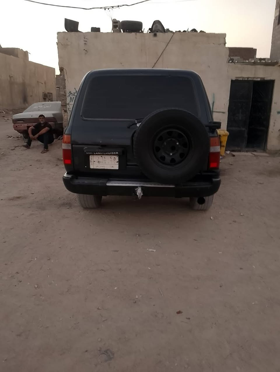 سلام عليكم من رخصت الادمن لاند گروز قديم مكفول  بغداد تحويل ثاني يوم  سنويه ل 27 نهايتها سيارة جاهزه عال العال مكينه وكير صندوك تخم تاير تبريد حداده سياره بصمه تحكم رموت...السعر 60 ومجالها بصيط.. العنوان بصراا الزبير 
اتصال ***********..
