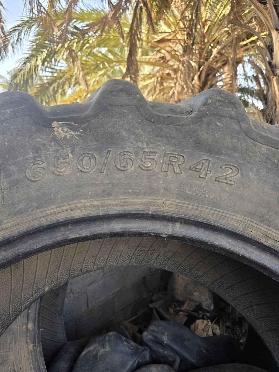 زوج تايرات مال نيو هولند 250 نضاف وسالمات من اي ضربه واحد جوبلس وثاني جوب مكاني نعمانيه ***********
