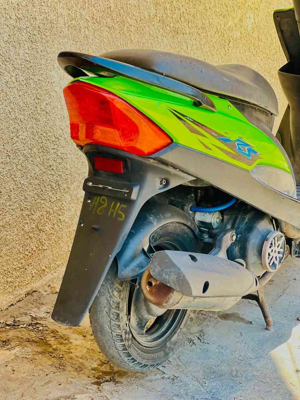 السلام عليكم البيع ماكس عدله 49 محرك مفتوح مبدل سلندر دراجه بدون تبخير بدون نضوح محرك صافي دراجه ما نقصهة شي كامله سعر 650 وبيهة مجال  مكاني بغداد مدائن ***********
