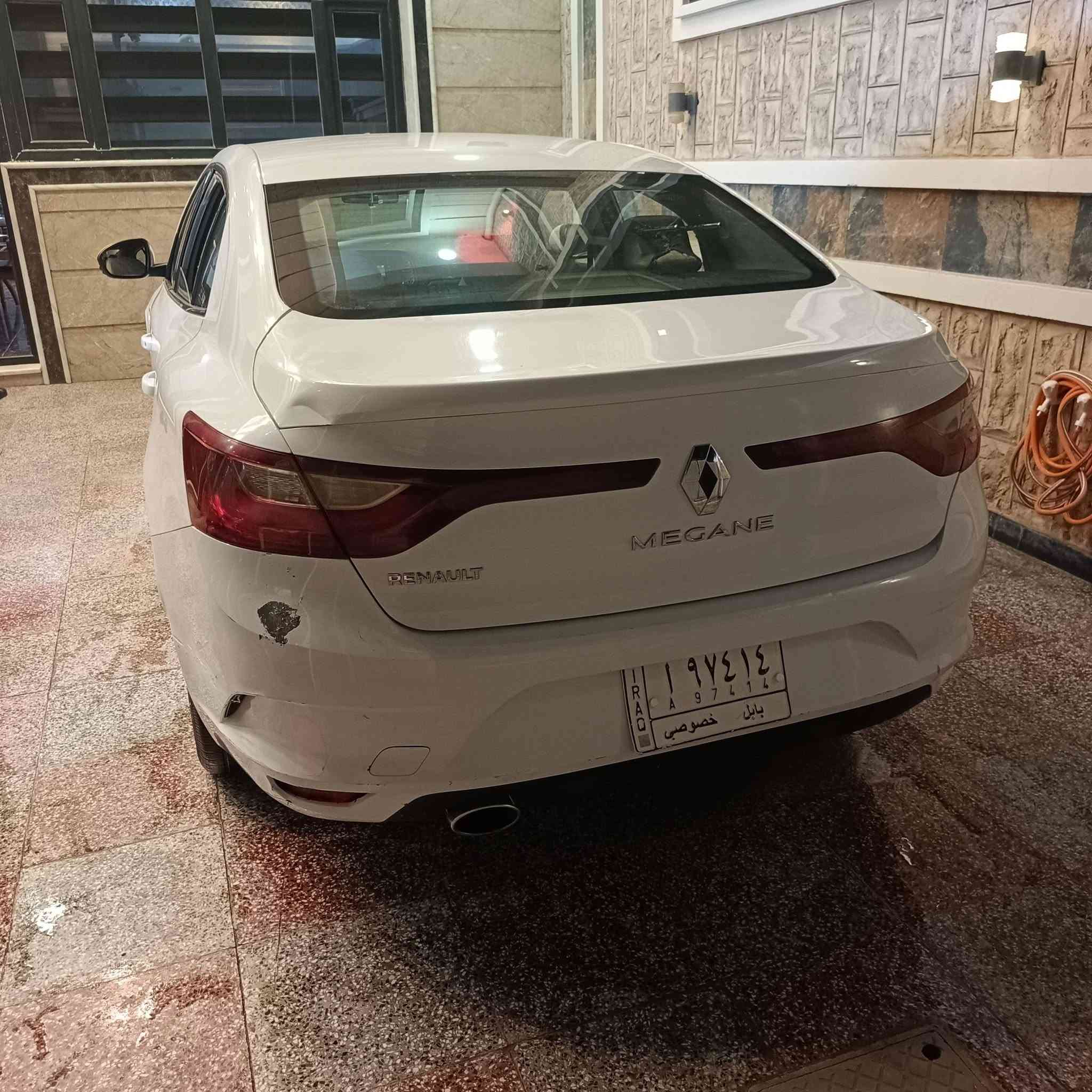 السلام عليكم رينو موديل 2021  سعر 63 بدون مراوس سياره بالحله حي العسكري شارع 80 قطعه صبغ***********
