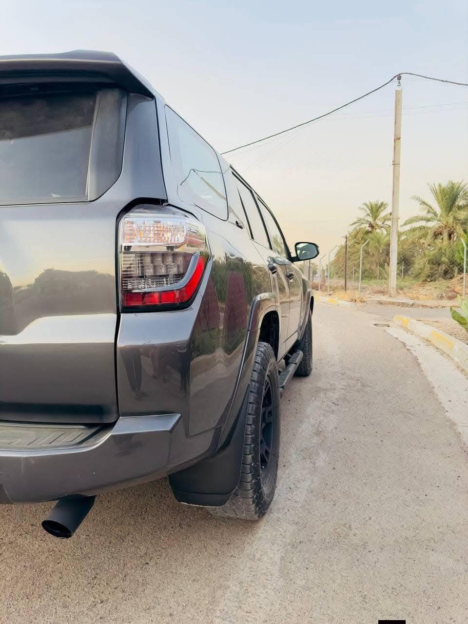 السلام عليكم للبيع
تيوتا فورنر2022 

فئة SR5 بريميوم

تو ويل 

ويل كب TRD بلادي تخم تاير 

لايت زنون LED

بصمة 

اشاير بلمري 

كشن كهرباء

رادار امامي تحديد مسار + تنبيه تصادم

رادار جاني نقطة عمياء 

وباقي المواصفات المعروفة 

ماشيه 63 الف ميل

السيارة بيهة  بنيد مصلح نفسه جاملغ 

 والخلفي مصلح ومصبوغ

السعر260 وبيه مجال

***********

ملاحظة ملاحظة محرك بي صوت محرك بي صوت 

مكاني بغداد الجديدة
