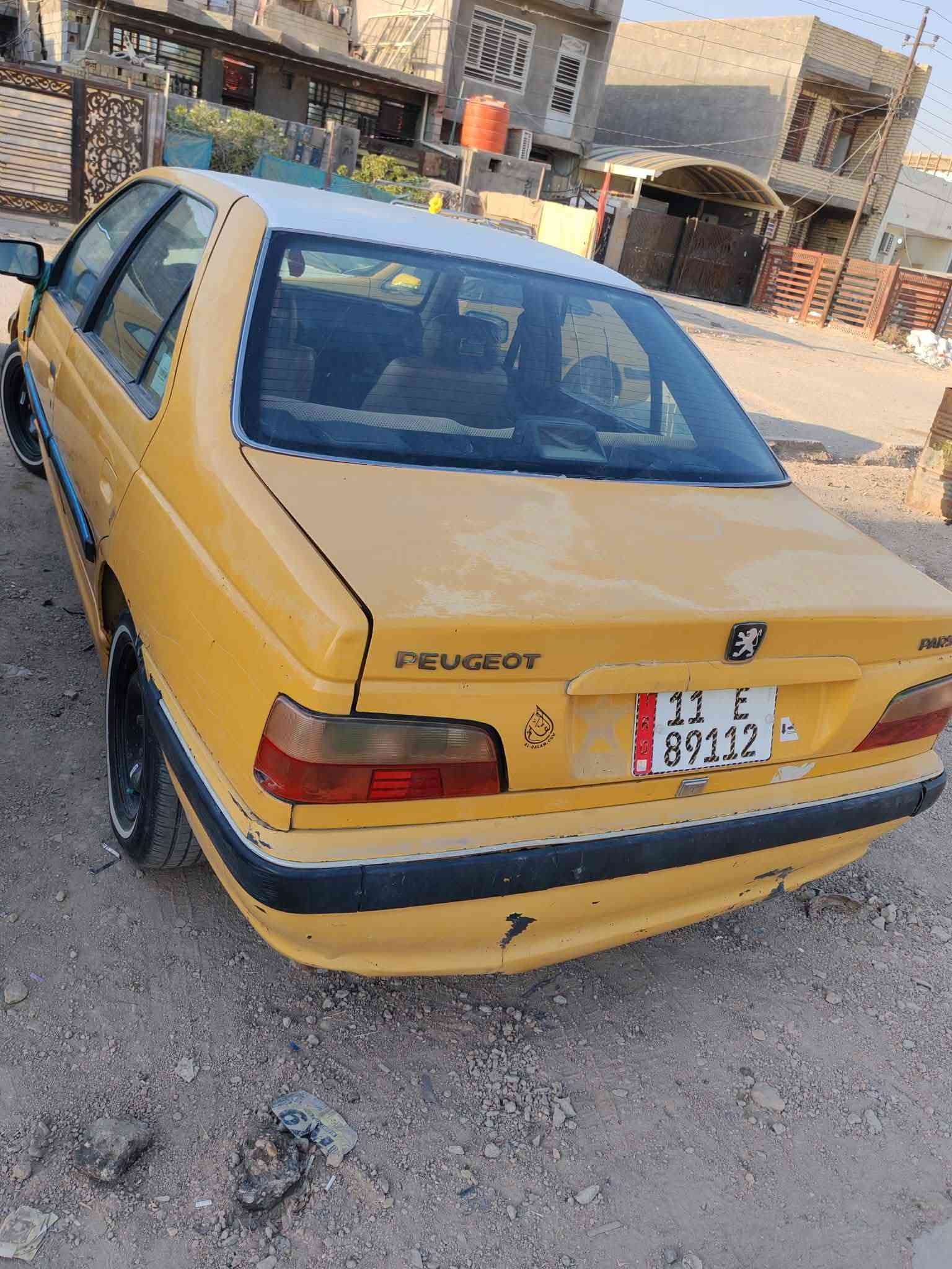 سيارة بيجو بارص موديل 2013 رقم بغداد انكليزي بسمي مصفره هيئة وغرامات سنوية إلى سنة 2031 السعر 29 بيها مجال قليل مكاني بغداد المحمودية رقم الهاتف ***********

