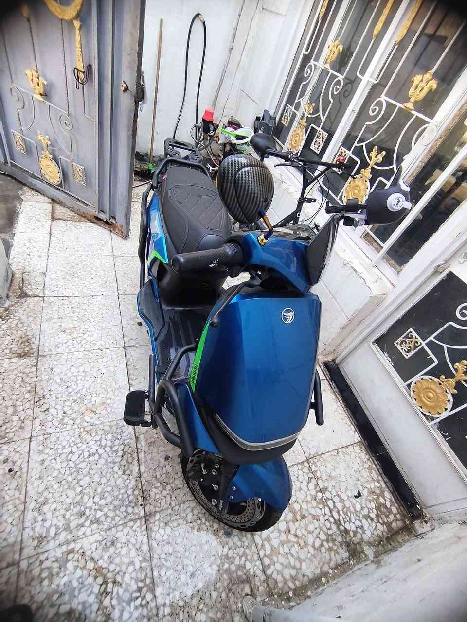 دراجه شحن جديده موديل 26 مابيها اي نقص بيها درع حمايه بطاريات عدد   6 تمشي من 50الى 60كلم بلشحنه الواحده سرعتها 85 السعر 850الف وبيها مجال بسيط العنوان بغداد / زيونه هاتف/ ***********
