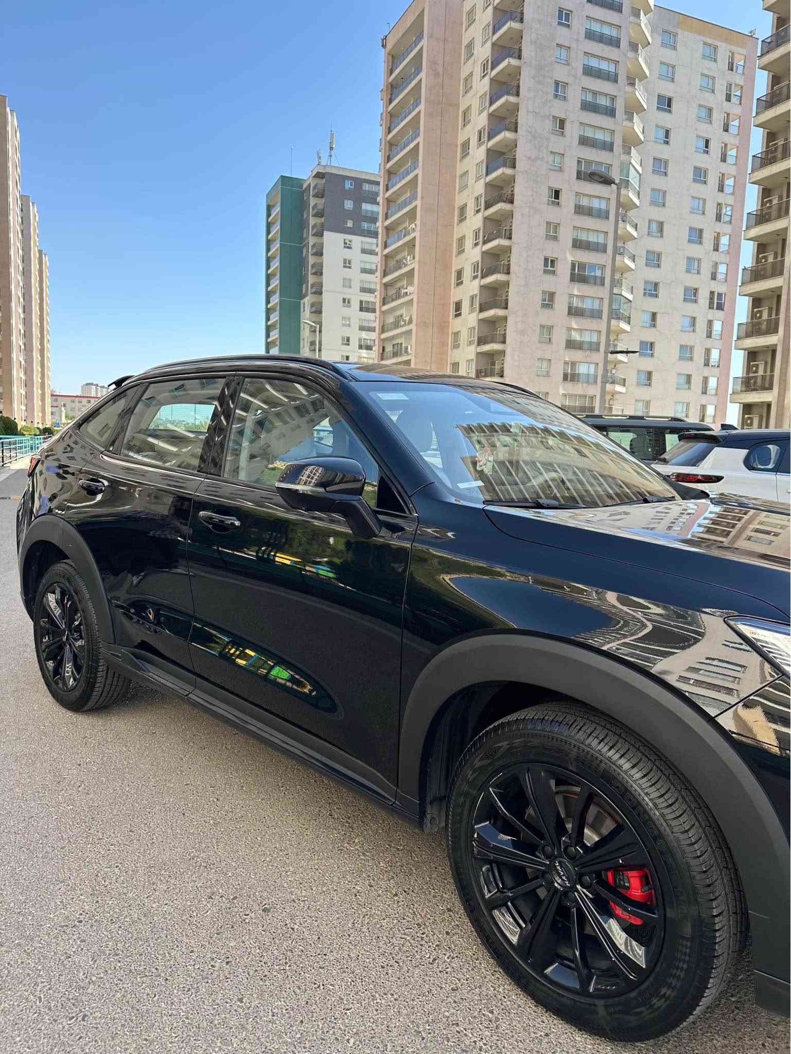 * 4WD
* HUD شاشة عرض على الزجاج
* كاميرات 360°
* Adaptive Cruise Control
* Blind Spot Detection
* Lane Keep Assist
* Autonomous Emergency Braking
* Auto Parking
* مقاعد أمامية تدفئة + تبريد
* مقاعد كهربائية
* فتحة سقف كهربائية
* باب خلفي كهربائي
* عجلات 19 إنش
* Apple CarPlay وAndroid Auto
* شحن لاسلكي
* 7 Airbags
* نظام صوت 8 سماعات
 فول فول مواصفات 

*********** السليمانية, العراق
