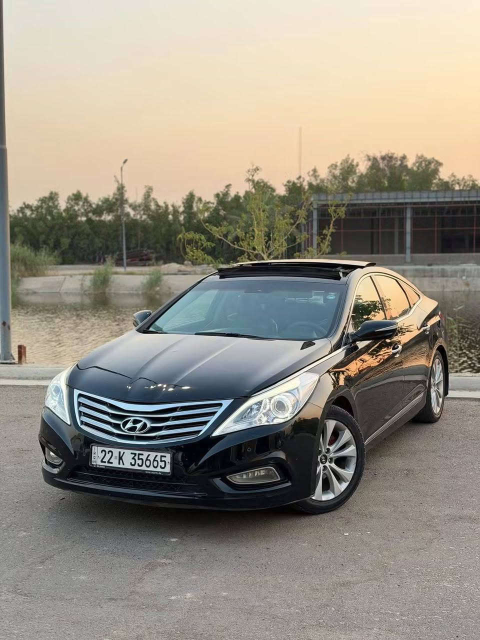 سلام عليكم.    مكلف بل نشر.  هاي سياره مال بيت عارضيه لبيع

سوناتا ازيرا 2014.  محرك 2400 دوش.  حجم 4 سلندر. مكفول

ماشيه 92K  سياره مواصفات لمتيدد فول فول خليجيه باسمي 

رقم اربيل جديد هزه صاعده جديده. مكاني بغداد الرصافه 

السياره بدون صبغ. قبل سبوع سويت سونار.  بنيد مفتوح. 

***********.       اخوان السعر 98 ورقه امانت عنده بناء.
