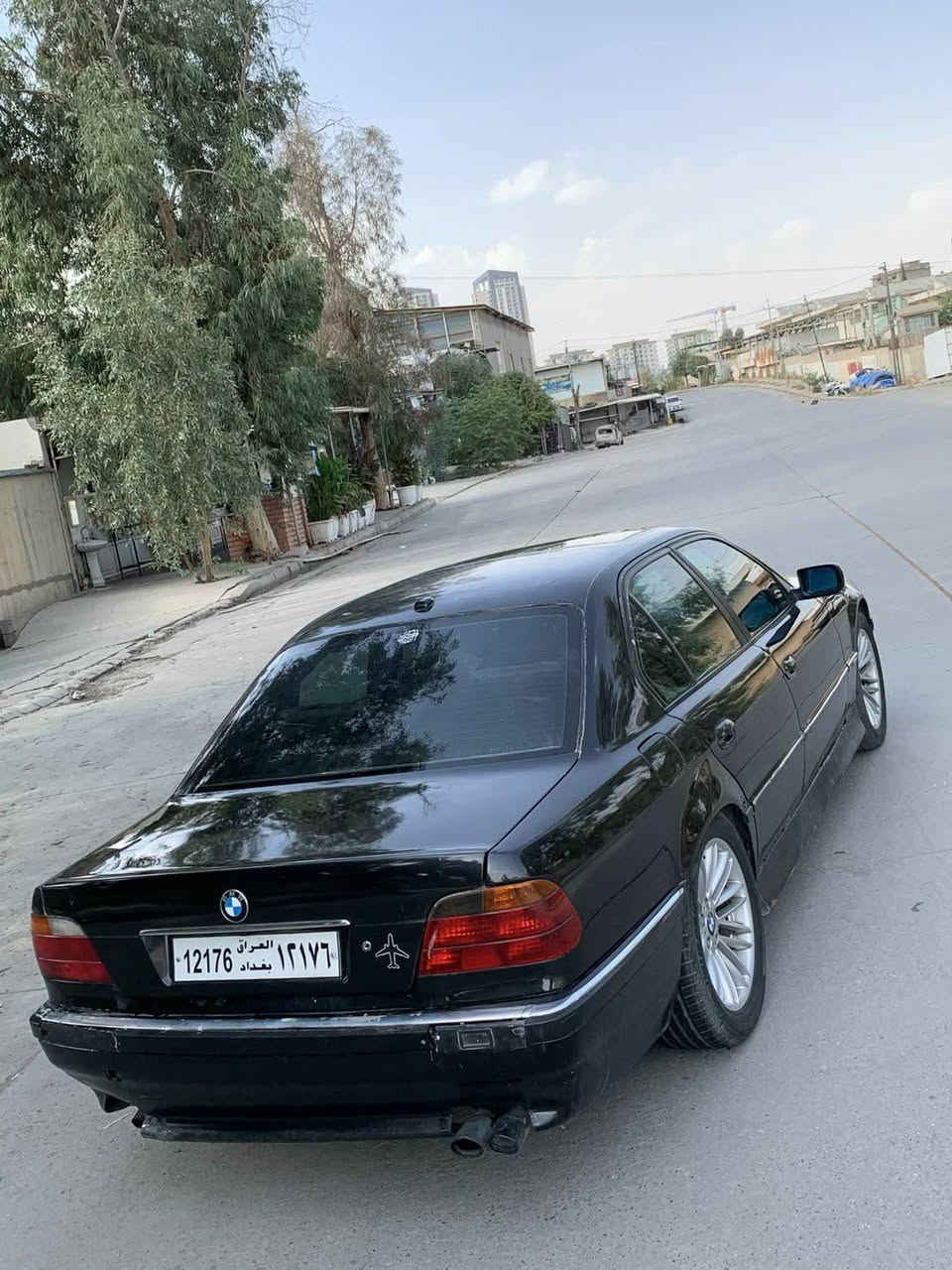 ٧٣٥ V8 • موديل ٢٠٠٠ • قير عادي