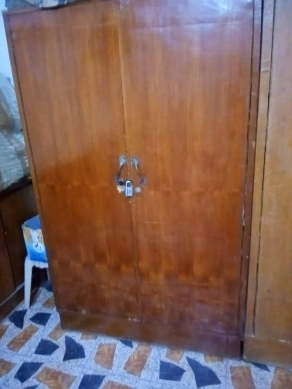 كنتور +زاويه +كنتور بابين +ميز توليت +بوفيه اللبيع السعر350وبيهن مجال اتصال ع رقم ***********
