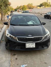 كيا فورتي صبغ قطعة وحدة صندوك فقط السيارة جديدة ومتصرف عليها دينار ماش...