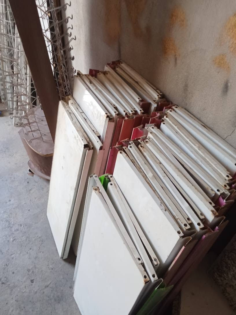 رفوف جداري 12 متر ورف اسود 5 متر وسلات جبس نوع كيش ونوع كارتوني ورفوف احذيه10 متر مكاني كركوك للاتصال المباشر على الرقم التالي *********** كركوك, العراق
