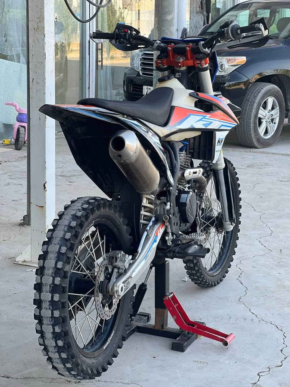 سڵاوی خواتان لێبێ ئەم ماتۆڕە بۆ فرۆشتن..!

جۆری ماتۆڕ: KTM KT

مۆدێلی:2026
مەکینە : 300
 تێبینی :ماشاءاللە زۆر جوان و بێ مشکیلەیە…..

بۆ زانینی نرخ نامە بنێرن یان پەیوەندی بەم ژمارەوە بکە***********واتس ئەپ❤️‍🔥
