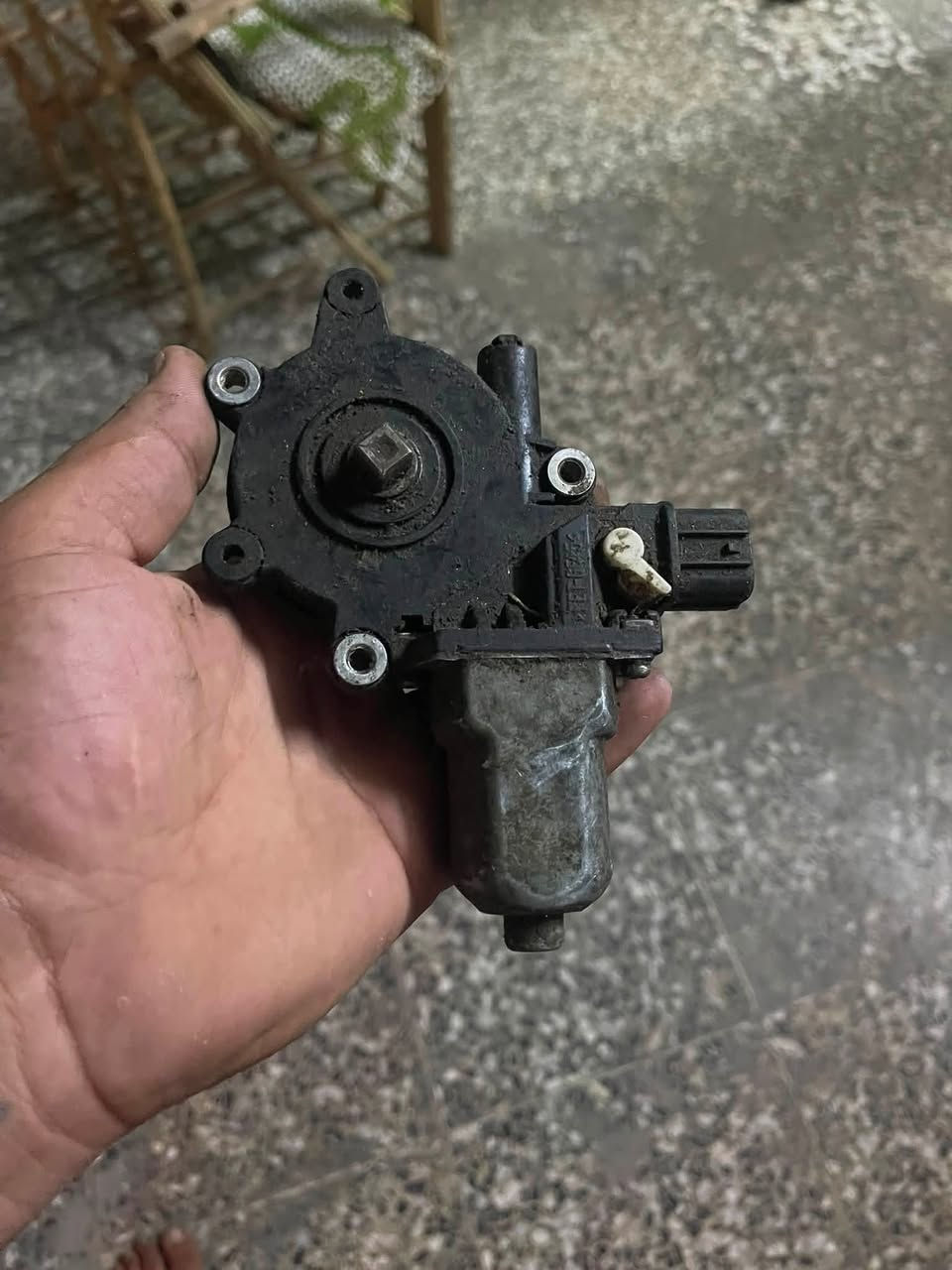 سلام عليكم متوفر عندي غراض لانسر مثل ابطاين بوب عدد 4 مثل ما واضح بل صورة  بوش صدر خلفي بنزات خلفية وماطور جامة قاعدة فيوزات امامية رئيسي أم كتفات موجودة صور اضيفهن بل منشور 
سلف وداينمو وباور مال حاوية شديت مكينة وجني  وياهة فة ما احتاجهن لي يفيدنة بل خدمة مكاني حي اور ل 600 *********** رقمي
