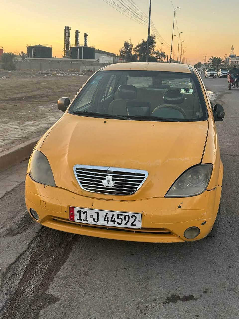 سلام عليكم طيبه ٢٠١٥ للبيع سياره بيه مكينه جديده  كفاله مكينتهه سياره يرادله ترتيب بيه نواقص بسيطهه ترتيب كهربائياته لسياره معروضه ب٣٠ وبيه مجال للشراي *********** مكانه بلديات
