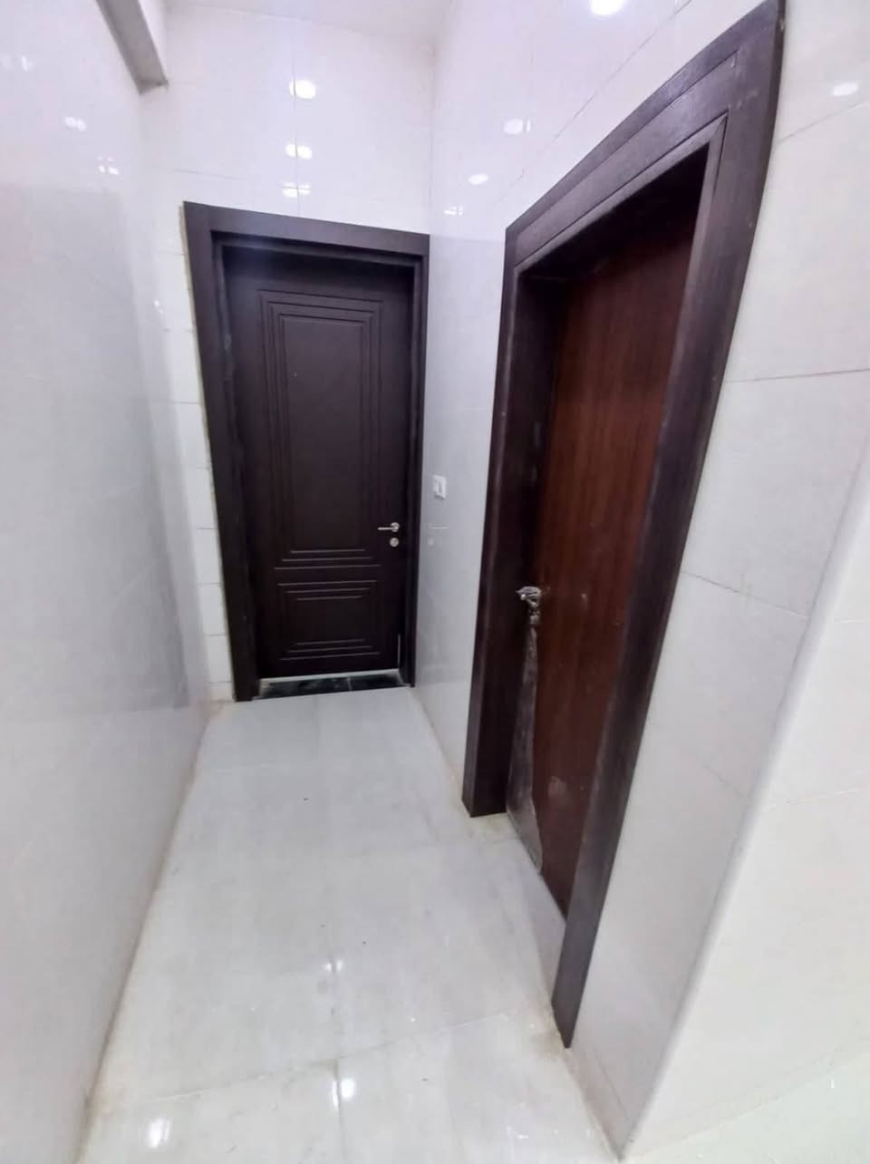 للبيع دار سكن طابو صرف الموقع الدوره كرارة المساحه 100 م الواجه 5 م النزال 20 م السعر 230 مليون بناء حديث خدمات كامله يحتوي على 4 غرف نوم للاستفسار الاتصال على ***********
***********
