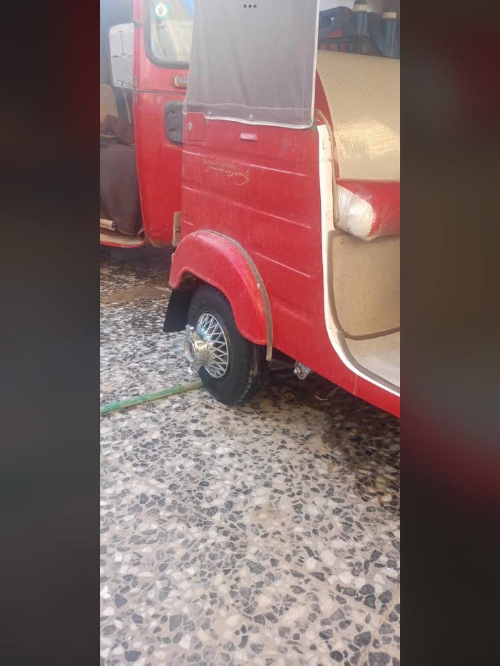 ‏ ‏ ‏خمسة ونص ￼￼👌🥱 ***********
