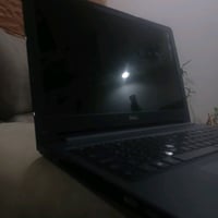 لابتوب Dell للبيع السعر 180 الف وبي مجال قليل وموجوده الشاحنه