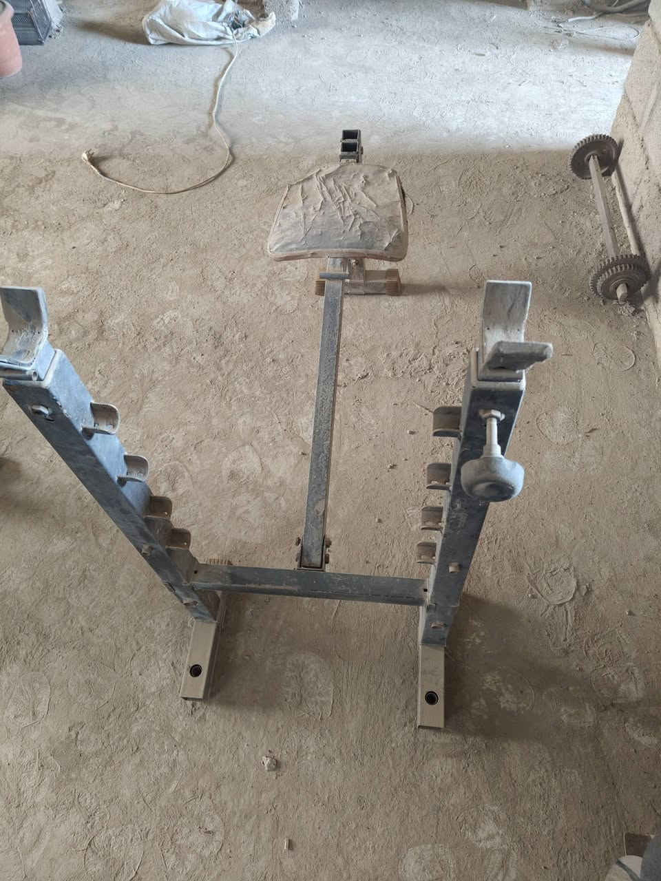 استاند رياضي للتمارين والجيم بينو بعض النواقص ابيع كدام العين للاستفسار الاتصال على ***********
