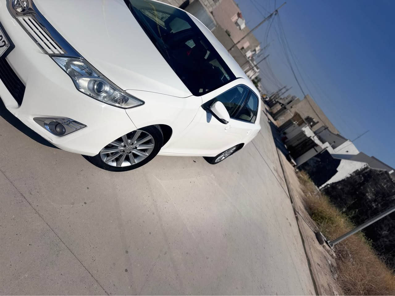 تويوتا كامري خليجي 
موديل 2015
بدون صبغ وضرر 
بس نص باب تعديل بارد عكس سائق 
محرك كير مامفتوح 
مكان كركوك 
سعر 145$
موبايل *********** كركوك, العراق
