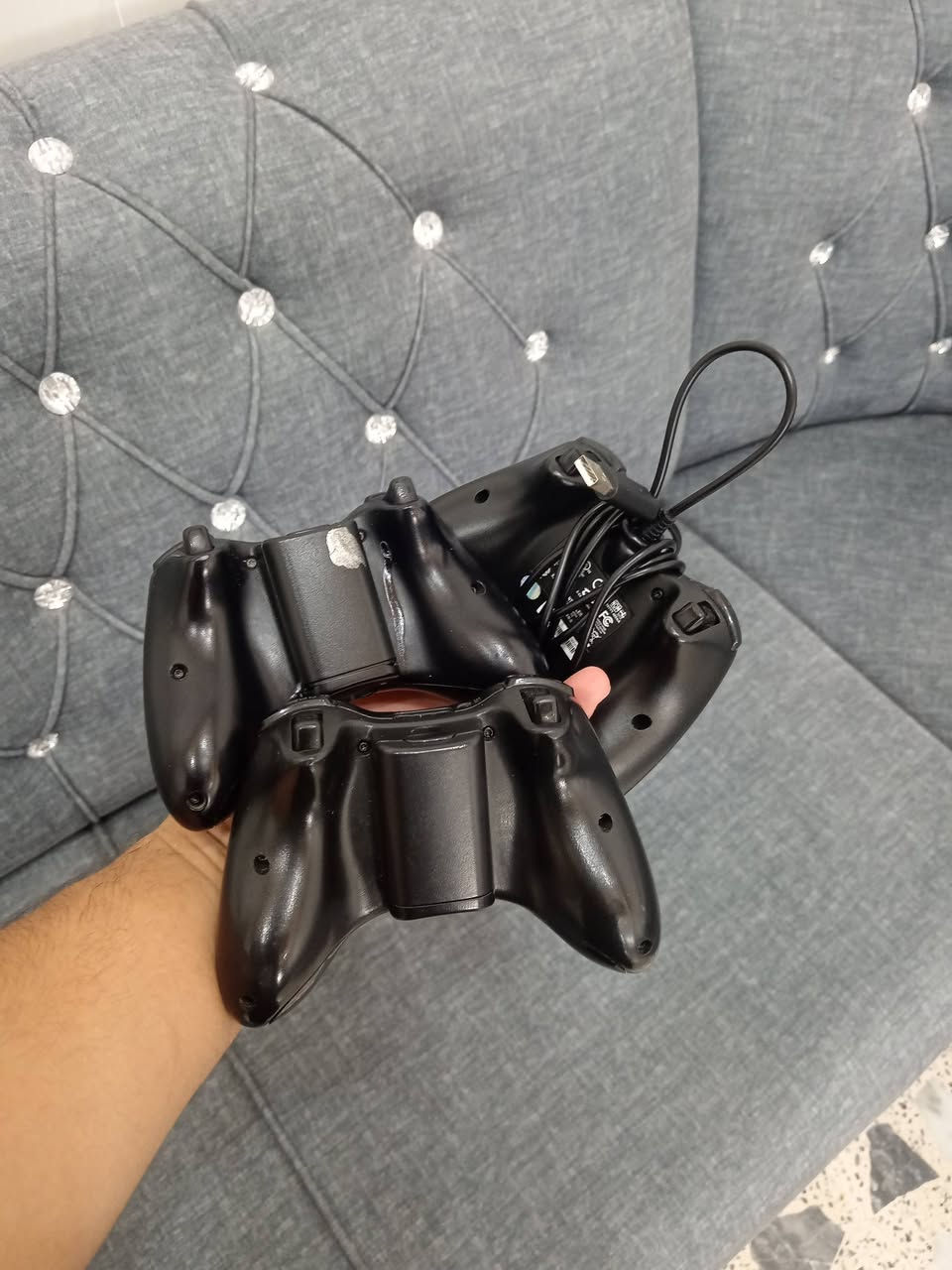 📌 للبيع Xbox 360 نظيف ومرتب
الجهاز شغال تمام ومفحوص وما بيه أي مشكلة، وجاهز للفحص.
وياه: • 🎮 عدد 3 يدات: 2 بلوتوث و1 واير
• ⚡ محولة الكهرباء موجودة
• 🔌 جميع الكيبلات موجودة
• الجهاز نظيف ومرتب
🎮 وبي ألعاب قوية، منها: 
• Call of Duty: Black Ops 1
• Call of Duty: Black Ops 2
• Call of Duty: Black Ops 3
• Call of Duty 4
• GTA 5
• GTA San Andreas
• FIFA 23
• FIFA Street 3
• PES 25
• PES 13
• WWE
• Driver: San Francisco
• وبي بعد ألعاب غيرهن
💰 السعر: 140 ألف وبي مجال
📩 للتواصل خاص أو على الرقم: ***********
