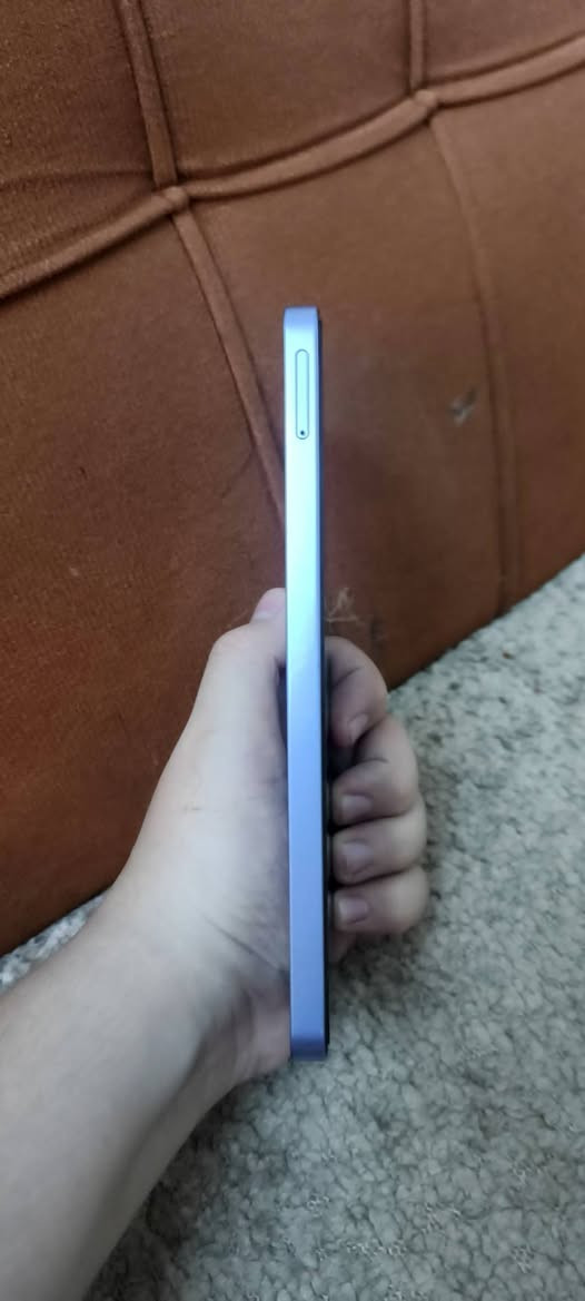 السلام عليكم شباب 
Samsung Galaxy A07 
الشاشة : 5.1 إنش Super AMOLED الدقة :

1440 × 2560 المعالج : 8890 Exynos الرام: 4GB الذاكرة الداخلية : 32GB دعم microSD نعم الكاميرا الخلفية : 12 الكاميرا الأمامية : 5MP البطارية : 3000mAh الشحن شحن سريع والاسلكي البصمة موجودة مقاومة الماء والغبار IP68 الشريحة : Nano - SIM الشبكات 4G LTE نظام

التشغيل Android
 الجهاز مستخدم اخو الجديد  و ما مفتوح و نضيف والشاشه ما بيها شي ولا مشخطه الشخوط فقط باللزكه 
السعر: 150 الف وبي مجال 
المكان: بغداد حي الجهاد
الرقم:‏‪***********‬‏
