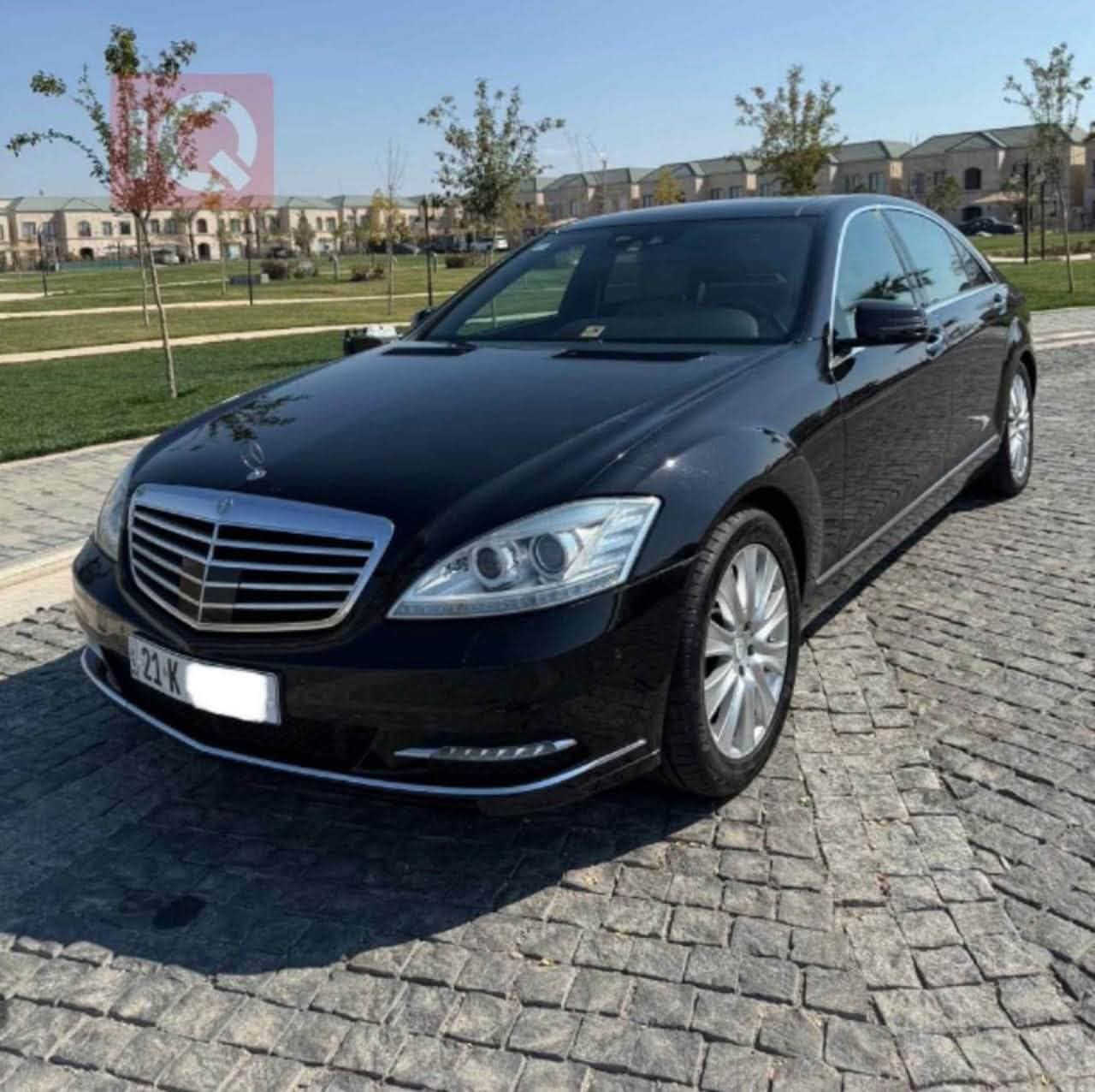 السلام عليكم مارسيدس S350 موديل2013 فول مواصفات ماشيه 167 رقم سليمانيه  مكفوله كفاله من الصبغ والتبديل بيها اصبعين ببدايه البنيد كلش بسيط ومسويها  مكانها بغداد  غير متواجد ع فيس هذا رقمي *********** سعرها 290.$ وبيها مجال بسيط
