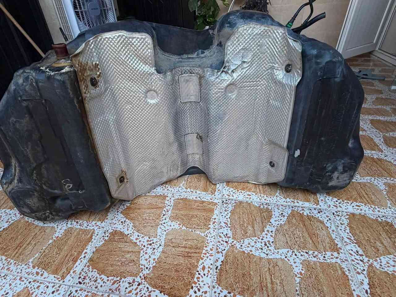 سلام عليكم للبيع تانكي جالنجر موديل 17 بي فطر موضح بصوره ومصلح ابيعه لك قفله ب80الف مكاني اربيل ***********
