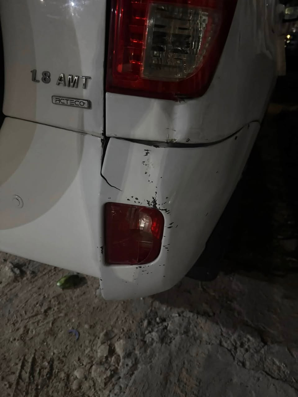 السلام عليكم شيري تيكو موديل ١٣ جاهزة كلشي مابيه سيارة عائليه وكلش نضيفه بس بيها بطيخه لصالنصه سعرها ٥٠ الف وضربات مثل موتضح بصوره كير كهربائي كلشي شغال كهربائيات حساسات كله كامل شغل وطلع سيارة نضيفه مكاني بغداد البياع للاتصال *********** تحويل ثاني يوم

