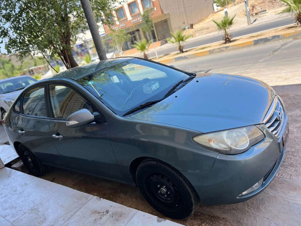بەناوی خوای گەورە
هۆندا ئاڤانتی مۆدیل ٢٠١٠

سەیارەکە بڕاوەیە  فول فول مواسەفاتە بەس سڵاید نیە 

کوشن جلد و هیتەرە 

ئاوینە ئیشارەتە 

گێج وەنەوشەیە 

بەسمەیە 

ئەوەی مواسەفات بلیی لە سەیارەکا هەیە 

ژ.م ***********
