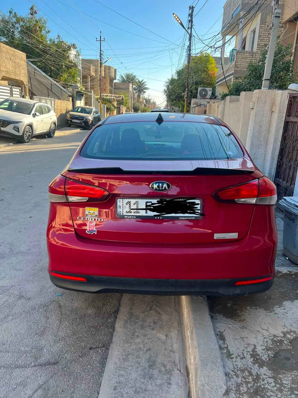 سيراتو موديل 17 شركه دوليه نصف مواصفات
السياره بيها صبغ باب صدر فقط  وبيها دكه بارد صغيره بالجاملغ موجوده الصوره بالمنشور وصور السونار هم موجوده
مكينه 1600 باقي السياره مكفول كله
السياره ويل كب وتخم تاير عليها جديد وويل كب شكل سيراتو25
صدر جديد
دوشمه ارضيه وكشنات جديده
مازدات جدد 
باتري جديد
السياره حلوه وممتعوبه ماشيه 108 
للبيع او المراوس حسب الرغبه السعر 120وبيها مجال بسيط 
***********

