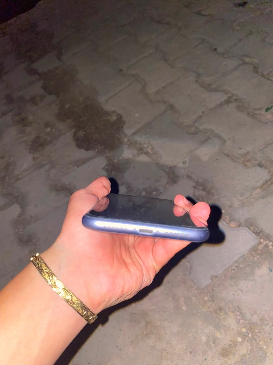 رحبا حبايب ايفون ١١ عادي حالة حال لوكالة فقطط بطاريه مبدله انتبه! وشرط الضمان اذا يصرف شحن مرجوع فلوسك!' عنوان بغداد محمودية توصيل لايوجد لجهاز كله ع وضع لبلاد كلشي بيه شغال فيس ايدي كذالك وهذا رقم واتس للتواصل *********** والسعر والاهم ٢٦٠ وبيه مجال للغوالي شرط انطيك جهاز لوك وحاله حال لوكالة
